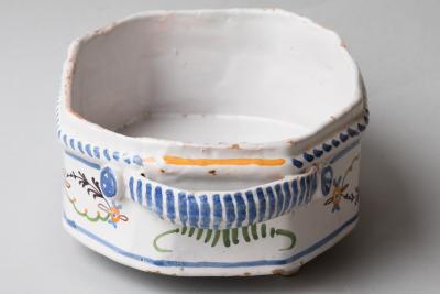 SMALL POLYCHROME FAIENCE TWO HANDLED BASSIN OR JARDINIERE