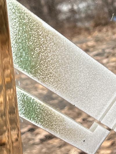 STUNNING PAIR OF ART DECO MODERNIST CARVED ETCHED DESIGN BRASS FRAMED MIRRORS