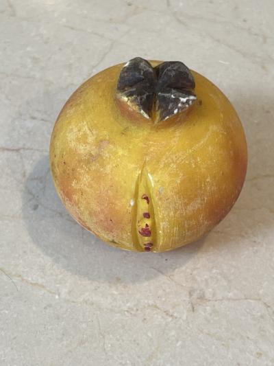 SUITE OF 15 ITALIAN DYED ALABASTER FRUIT