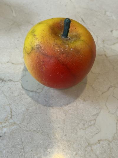 SUITE OF 15 ITALIAN DYED ALABASTER FRUIT