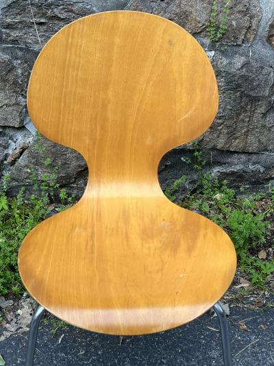 SUITE OF FOUR DANISH MODERN BENT PLYWOOD DINING STACKING CHAIRS