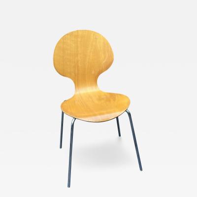 SUITE OF FOUR DANISH MODERN BENT PLYWOOD DINING STACKING CHAIRS