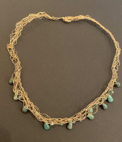 SUSAN FREDA Spun necklace with jade briolettes 21 