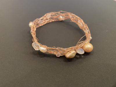 SUSAN FREDA Thin quartz and pearl bangle 22 
