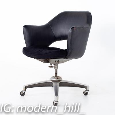 Saarinen Style Mid Century Wheeled Desk Chair