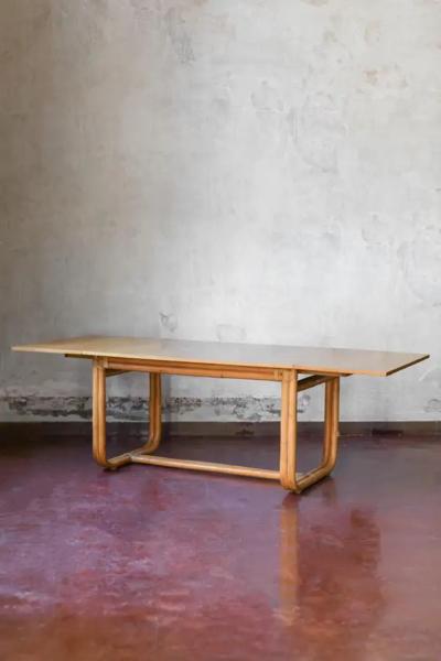 Sabatin bamboo table with extendable wooden shelf and leather bindings