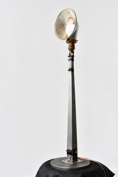 Sang Pil Bae American machine desk lamp