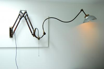 Sang Pil Bae Ritter dentist wall lamp