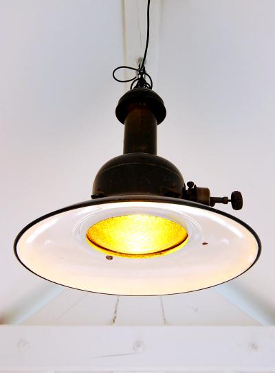 Sang Pil Bae Torino gas pendant