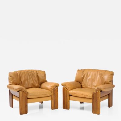 Sapporo Mobil Girgi Pair of Italian Walnut and Leather Lounge Chairs Mobil Girgi 1970s