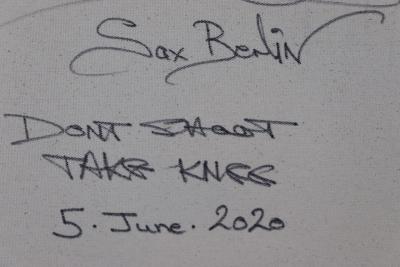 Sax Berlin DONT SHOOT TAKE KNEE