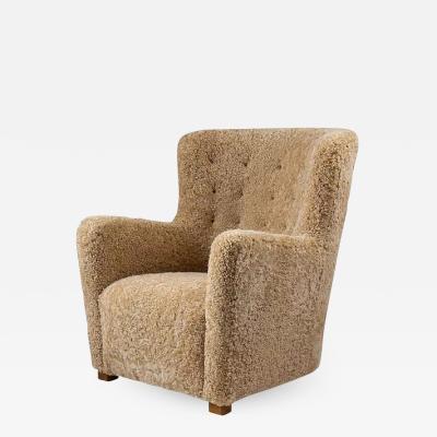 Scandinavian Mid Century Lounge Chair in Sheepskin