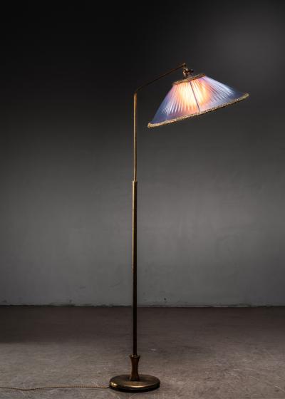 Scandinavian Modern height adjustable floor lamp