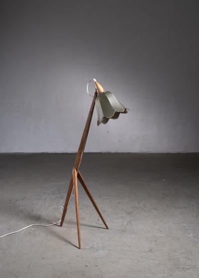 Scandinavian Modern pine tripod floor lamp