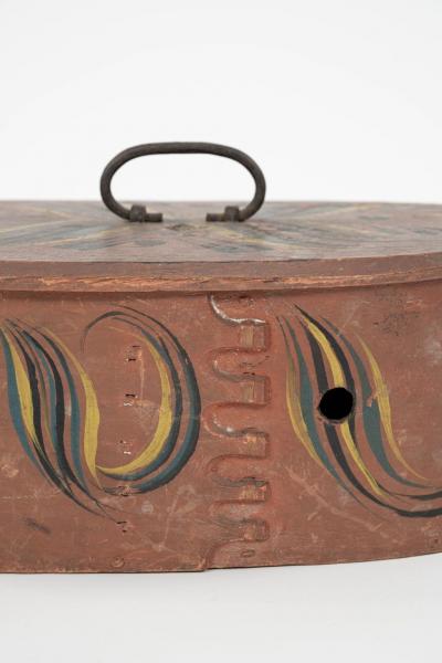 Scandinavian Tine or Svepask Painted Bentwood Oval Shape Box