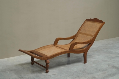 Sculptural Colonial Chaise Longue in Wood and Webbing Early 20th Century