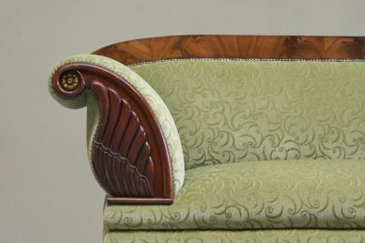 Sculptural Regency Sofa in Figured Mahogany Veneer and Velvet Early 19th Century