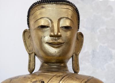 Seated BURMESE Mountain BUDDHA