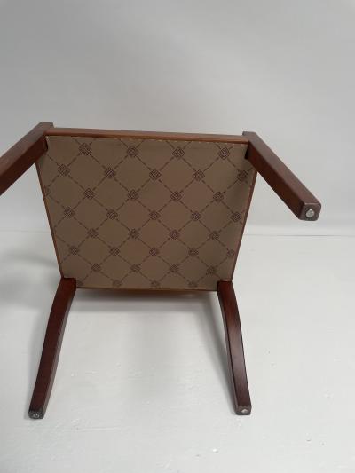 Senat Arm Chair