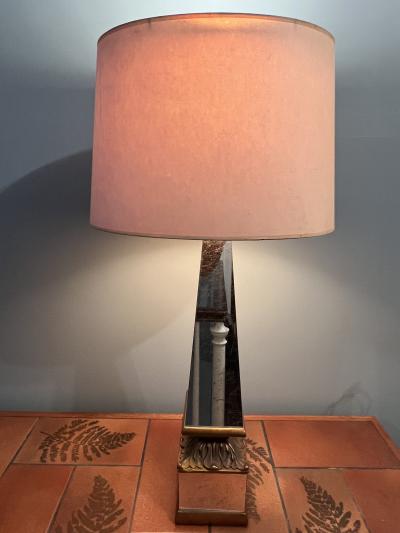 Serge Roche MODERNE OBELISK MIRRORED LAMPS WITH ORIGINAL GOLD EGLOMAISE FINISH SHADES