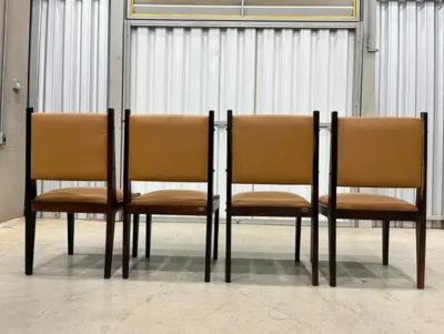 Sergio Rodrigues 4 Dining Chairs in Hardwood Leather by Sergio Rodrigues Brazil 1960