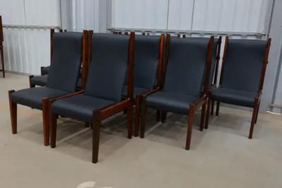 Sergio Rodrigues Brazilian Modern Twelve Chair Set in Hardwood Leather Sergio Rodrigues 1960s