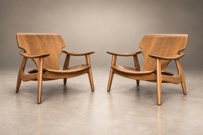 Sergio Rodrigues Pair of Diz Armchairs in Hardwood by Sergio Rodrigues Design 2001 Lot 1206
