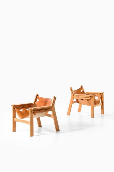 Sergio Rodrigues Pair of Sergio Rodrigues Oak Leather Easy Chairs by OCA 1970s