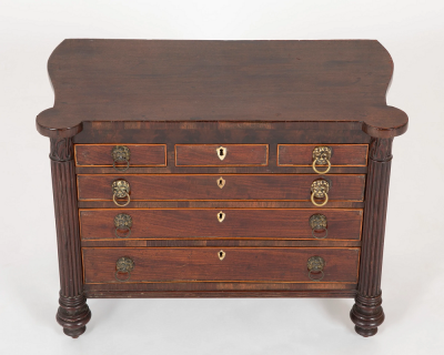 Serpentine Top Commode Model