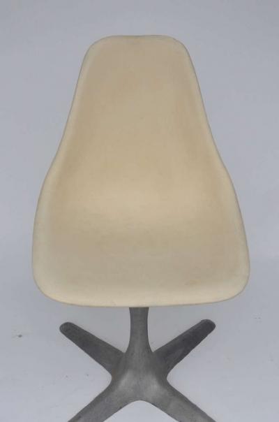 Set Of 4 American 70s Brushed Aluminum And Eggshell Chairs