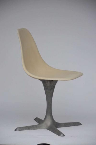 Set Of 4 American 70s Brushed Aluminum And Eggshell Chairs