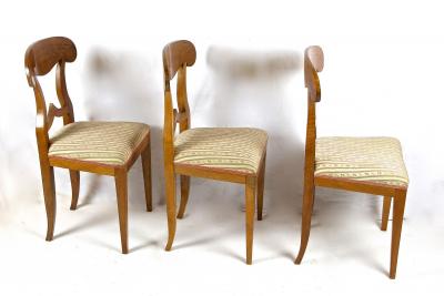 Set Of 6 Biedermeier Nutwood Shovel Dining Chairs 19th Century AT ca 1830