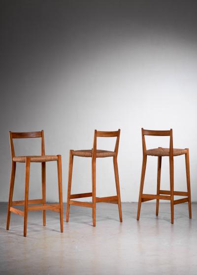 Set of 3 oak barstools