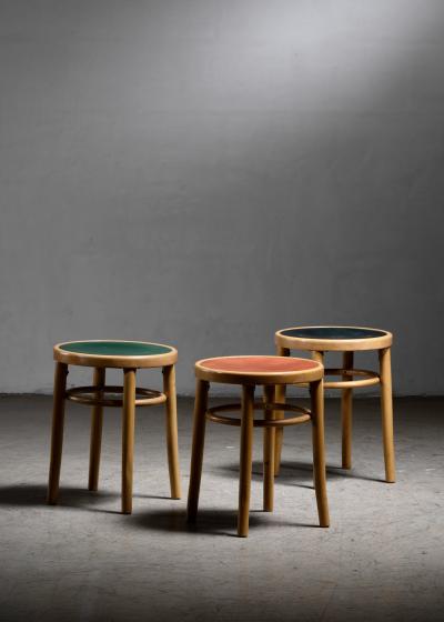 Set of 3 stools with colored seating