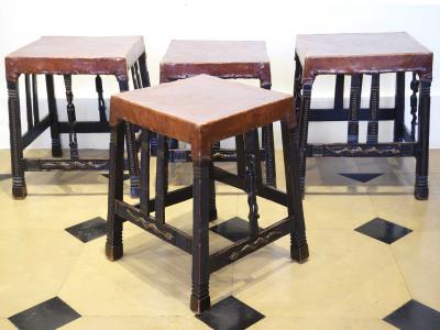 Set of 4 Chokwe stools by in wood and leather Africain art circa 1930