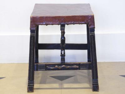Set of 4 Chokwe stools by in wood and leather Africain art circa 1930