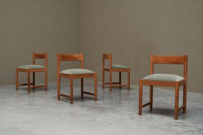 Set of 4 Dining Chairs in Solid Oak and Velvet Belgium 1960s