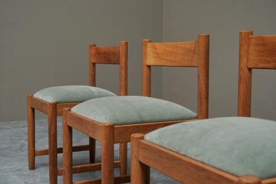 Set of 4 Dining Chairs in Solid Oak and Velvet Belgium 1960s