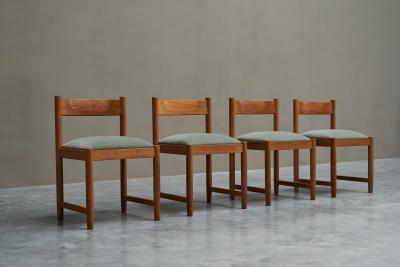 Set of 4 Dining Chairs in Solid Oak and Velvet Belgium 1960s