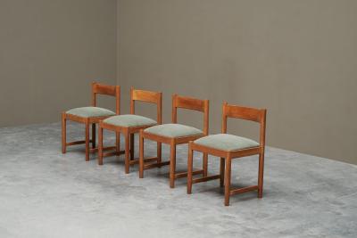 Set of 4 Dining Chairs in Solid Oak and Velvet Belgium 1960s
