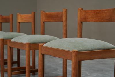 Set of 4 Dining Chairs in Solid Oak and Velvet Belgium 1960s