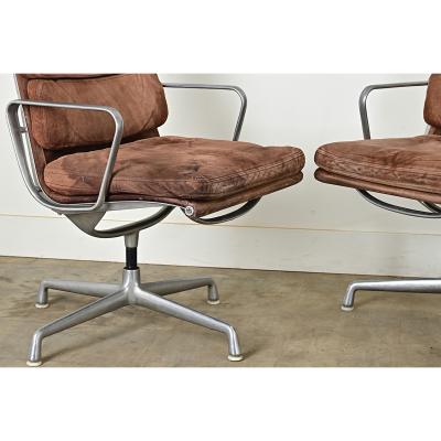 Set of 4 Eames Soft Pad Executive Chairs
