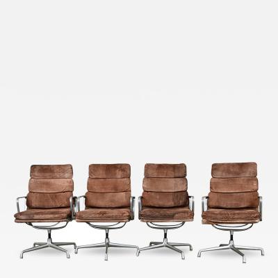 Set of 4 Eames Soft Pad Executive Chairs