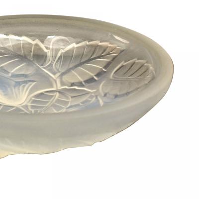 Set of 4 French Art Deco Opalescent Glass Bowls