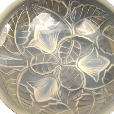 Set of 4 French Art Deco Opalescent Glass Bowls