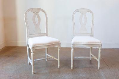 Set of 6 Swedish Painted Dining Room Chairs with Carved Splats and Upholstery