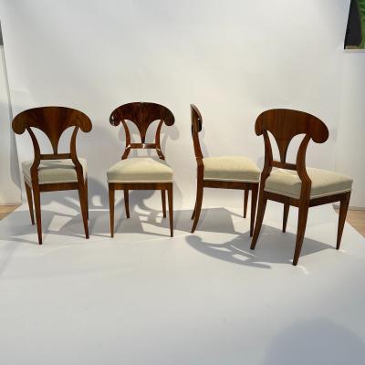 Set of Four Biedermeier Shovel Chairs Walnut Ink Austria circa 1830