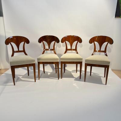 Set of Four Biedermeier Shovel Chairs Walnut Ink Austria circa 1830