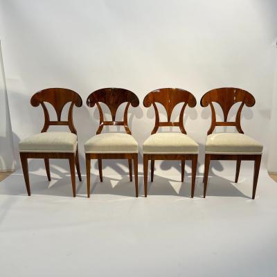 Set of Four Biedermeier Shovel Chairs Walnut Ink Austria circa 1830