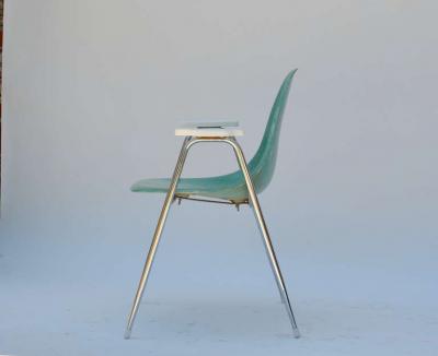Set of Four Comfortable Turquoise Fiberglass Armchairs on Chrome Bases